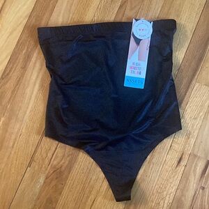 Women’s Assets by Spanx Very Black High Waisted Nylon Thong Size 1X New